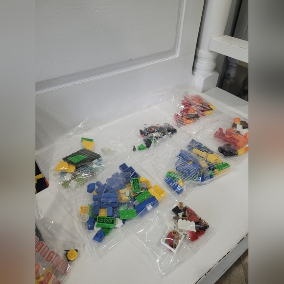 Mega Construx Pokemon Building Box 450 PCS GMD35 (Pikachu Eevee) - Picture 3 of 13